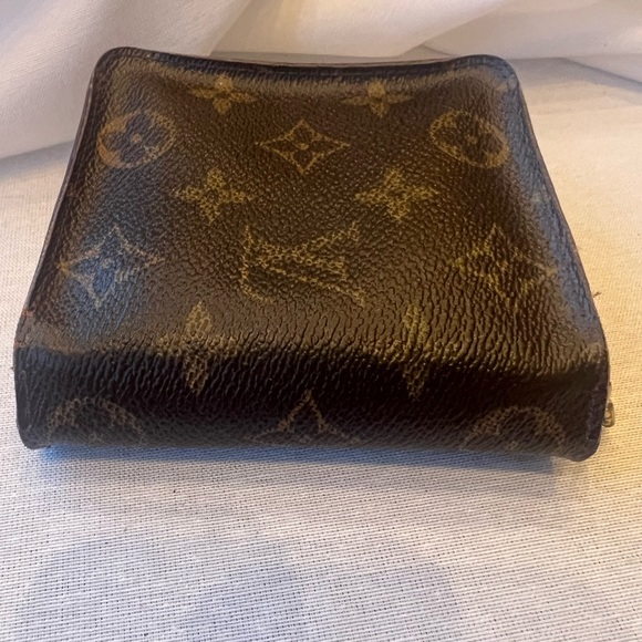 LV Monogram Wallet - Picture 4 of 15